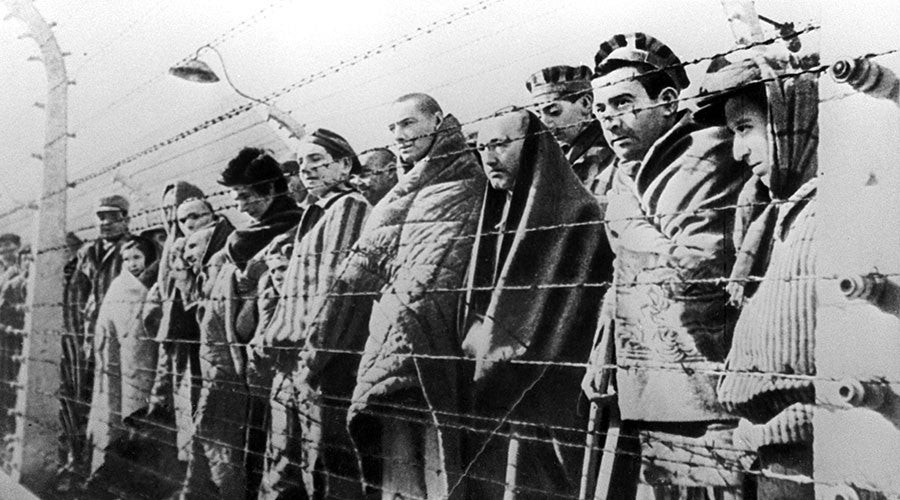 Σχεδόν 4 στους 10 Γερμανοί μαθητές αγνοούν τι ήταν το Άουσβιτς – Και έχουν άποψη οι Γερμανοί για τις κατοχικές αποζημιώσεις